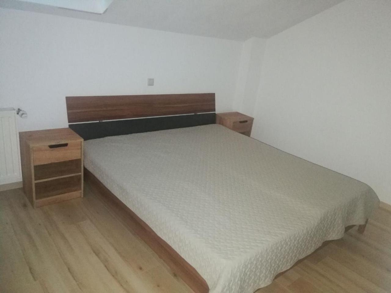 Schoene Dachgeschosswohnung Im Herzen Von Deidesheim Exterior foto